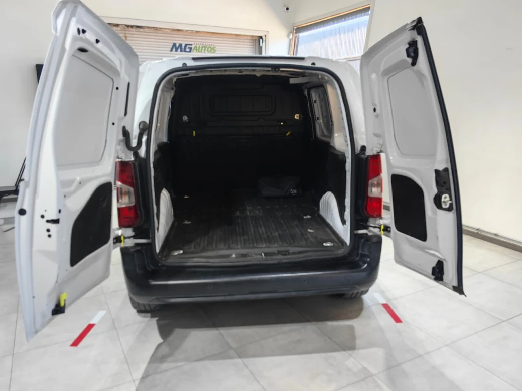 imagen 0 de vehiculo con id 2100